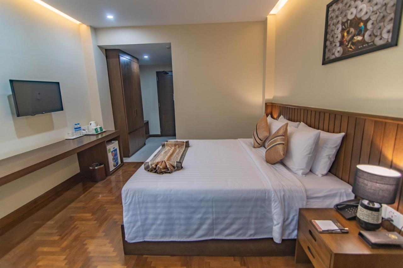 Hotel New Wave Mandalay Buitenkant foto